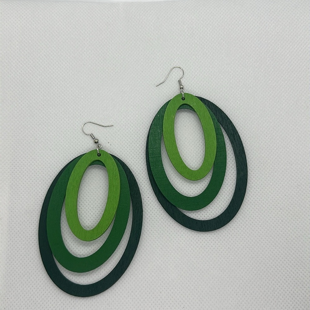 Minimalist style:Forest Green Wooden Earrings - Picture 3 of 11